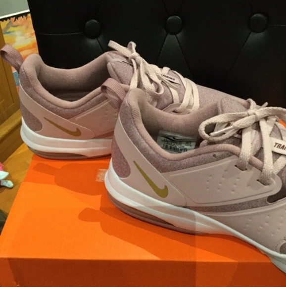 Nike Bella TR Cross Training Plum Dust Women Sneakers Size:9.5 - Picture 4 of 8